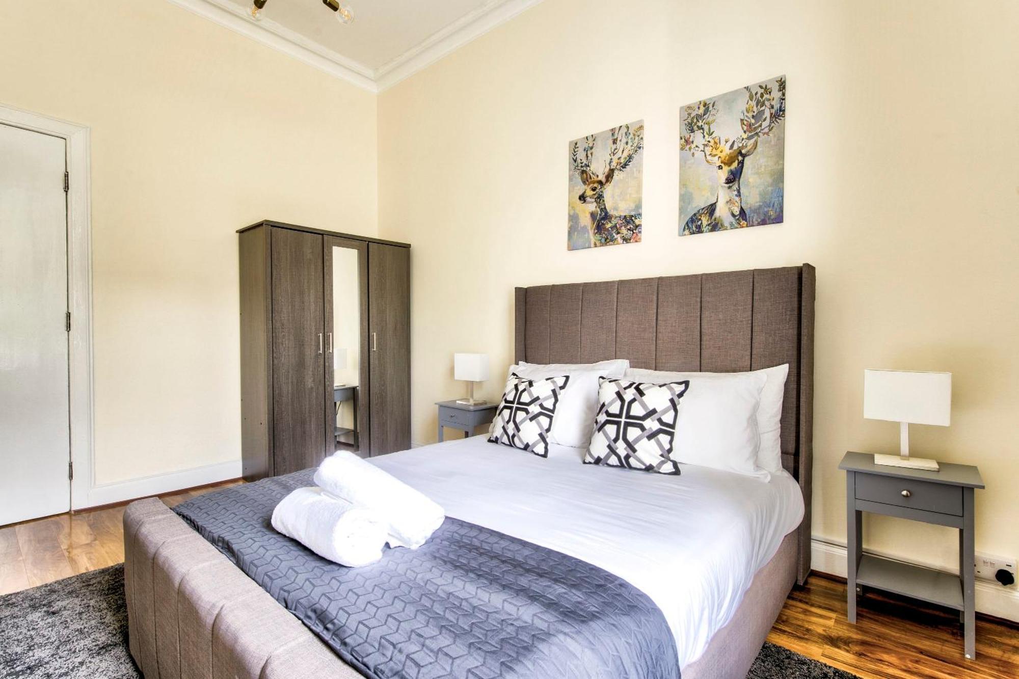Stunning 5 Bedroom Apt, Close To City Centre, Sec, Hydro And Motorway Glasgow Exteriör bild