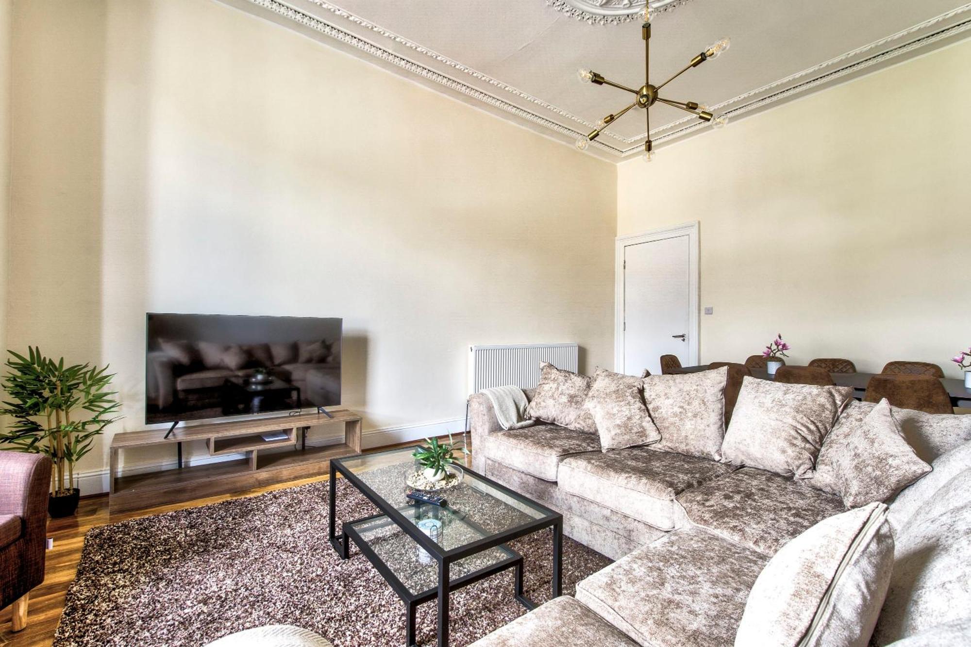 Stunning 5 Bedroom Apt, Close To City Centre, Sec, Hydro And Motorway Glasgow Exteriör bild