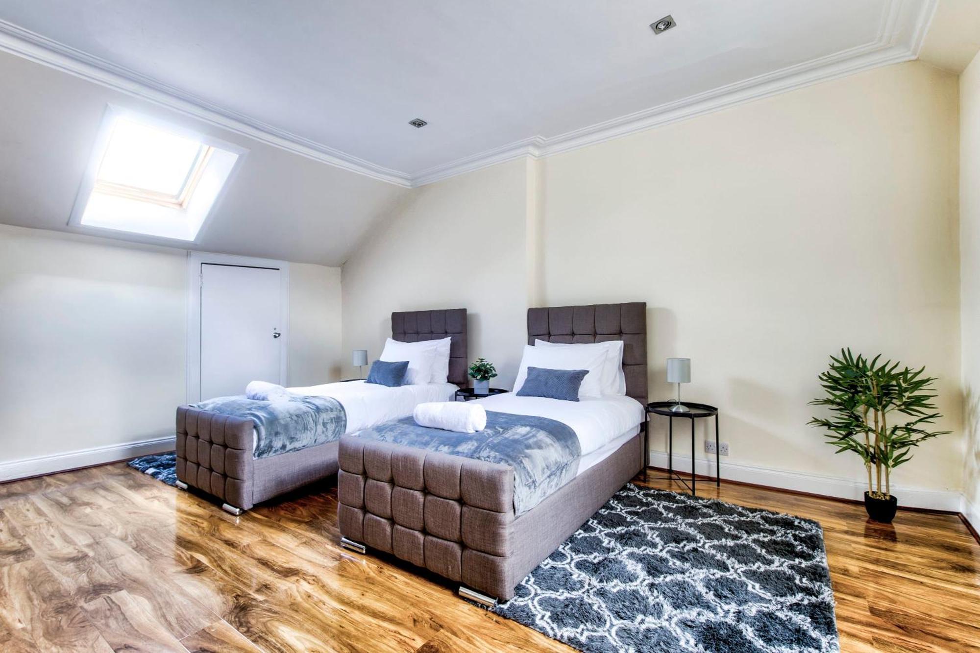 Stunning 5 Bedroom Apt, Close To City Centre, Sec, Hydro And Motorway Glasgow Exteriör bild