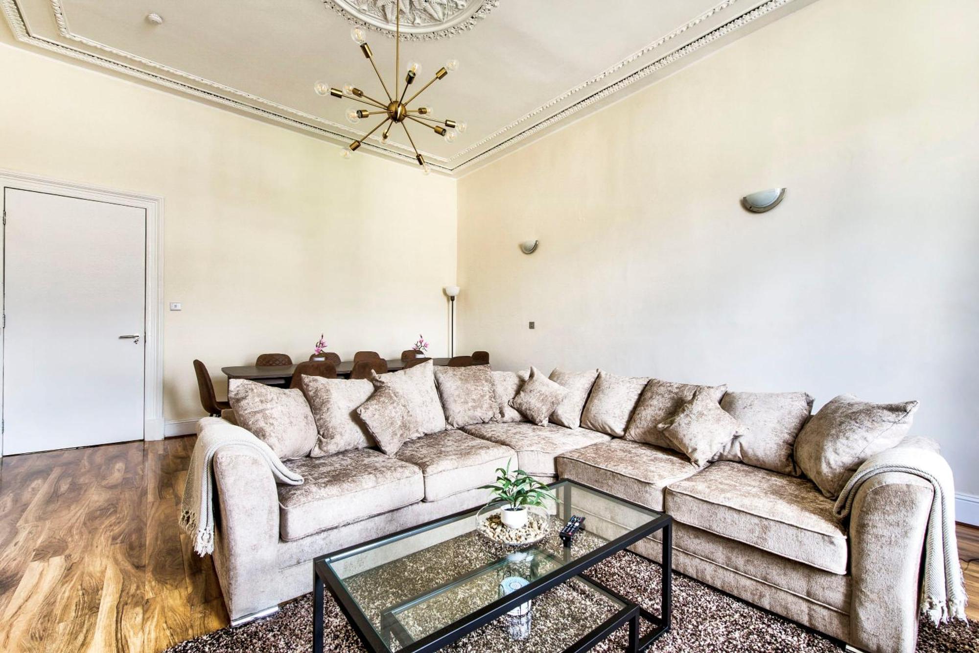 Stunning 5 Bedroom Apt, Close To City Centre, Sec, Hydro And Motorway Glasgow Exteriör bild